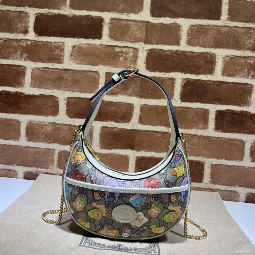 GG Marmont GUCCI mini bag half-moon-shaped 0802